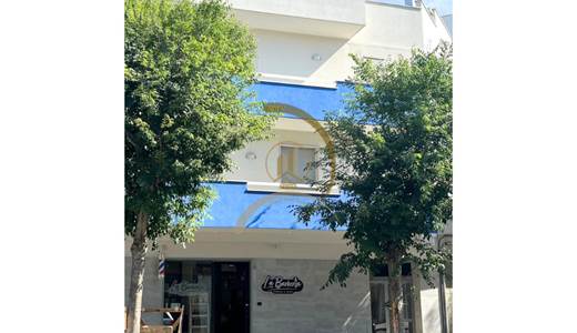 Vendesi intero stabile con possibilità di acquisto locale commerciale al piano terra